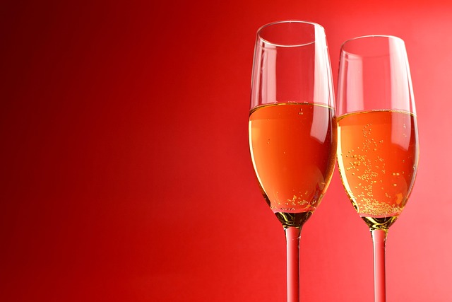Hvidvinens nuancer og karakter fra drue til glas